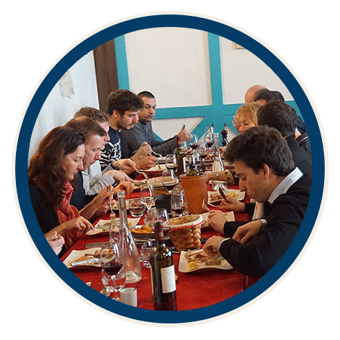 Illustration animée des repas de groupe